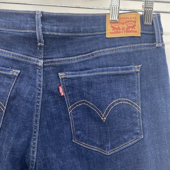 Levi’s dark wash classic bootcut mid rise versatile office casual size 16 - Picture 8 of 8
